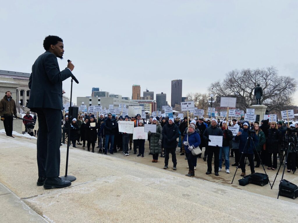 SEnator-Omar-Fateh-Minnesota-1024x768